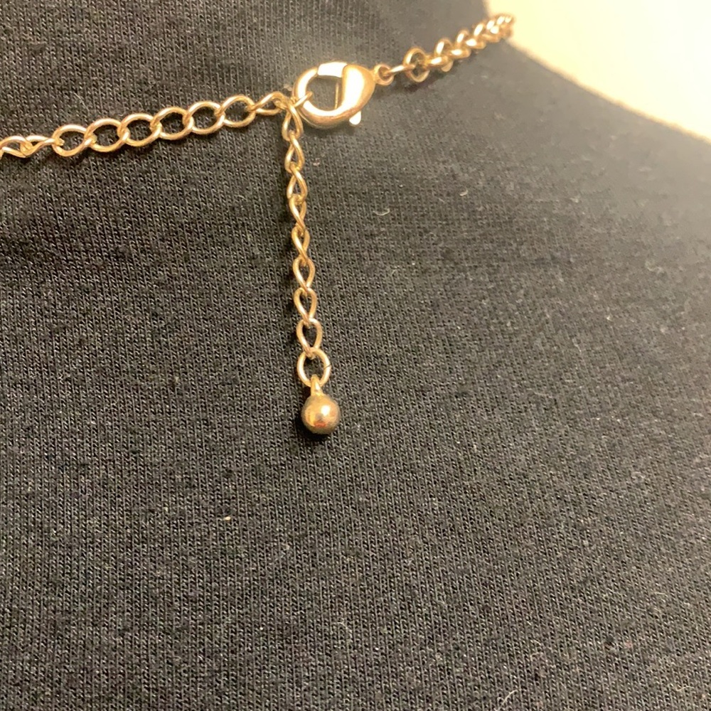 Cream and gold necklace - Picture 10 of 10